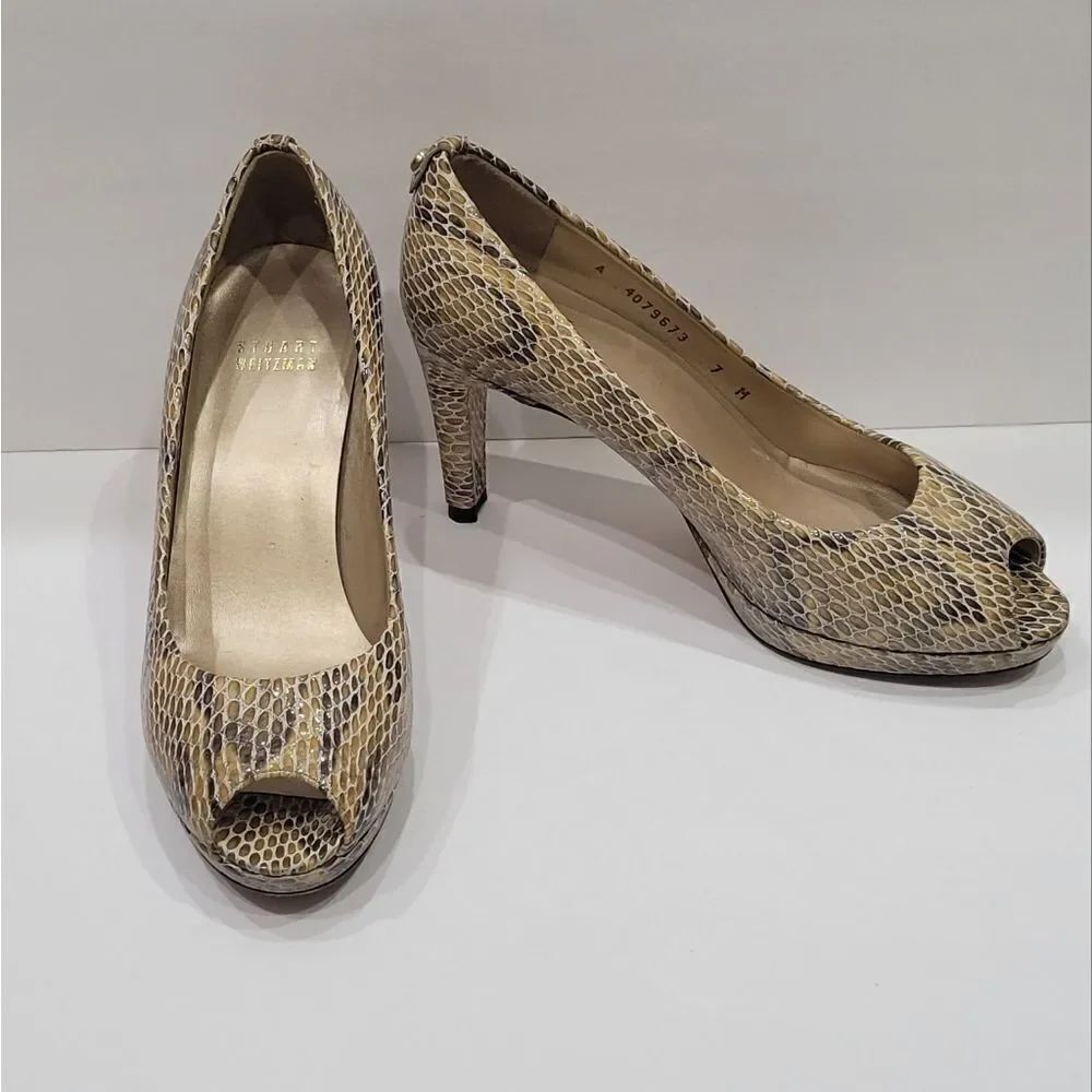 Stuart Weitzman peep toe heels size 7